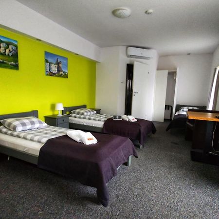Rj Hotel パビャニツェ エクステリア 写真