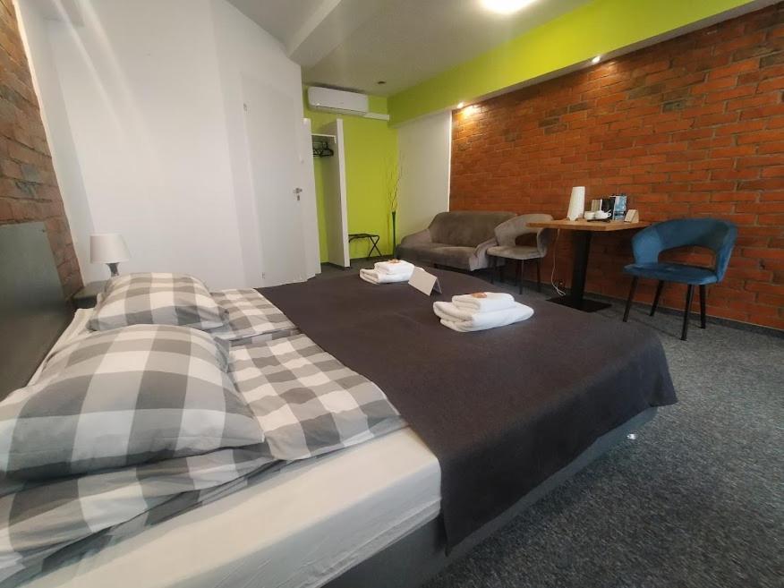 Rj Hotel パビャニツェ エクステリア 写真
