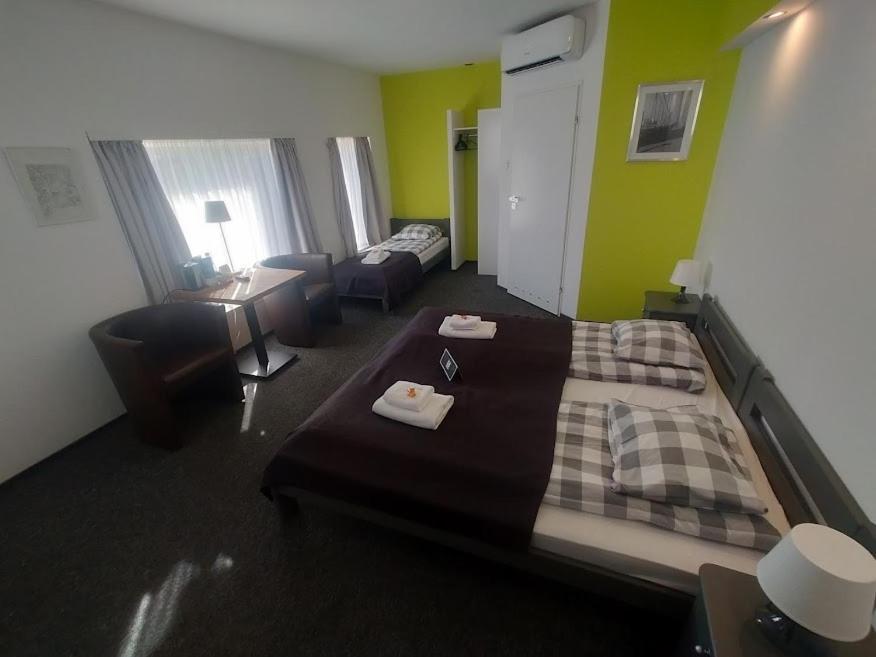 Rj Hotel パビャニツェ エクステリア 写真