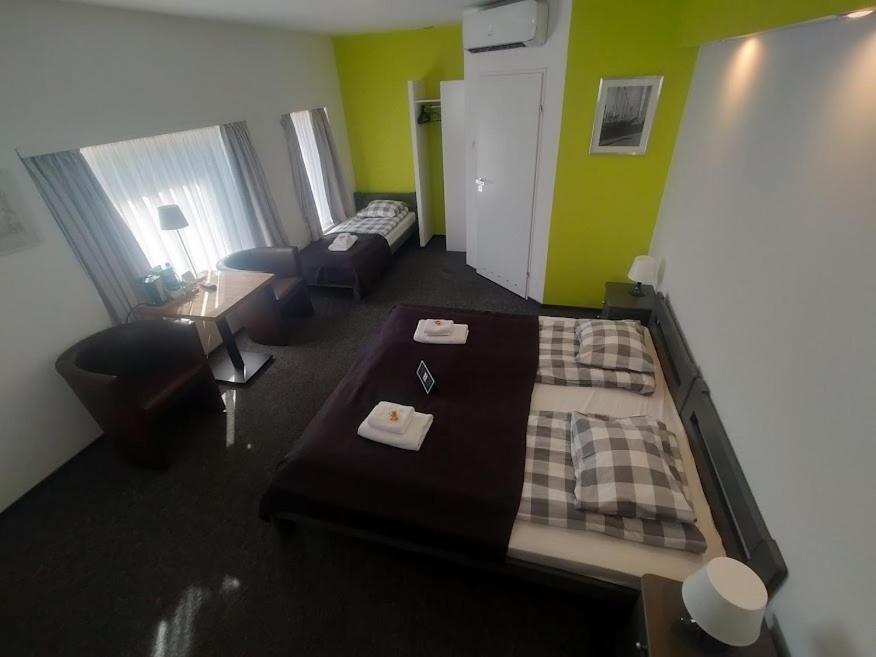 Rj Hotel パビャニツェ エクステリア 写真
